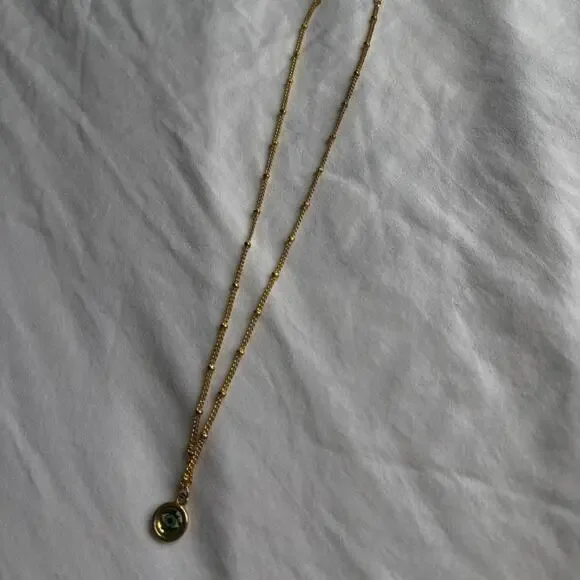 Gold eye necklace with green - Picture 3 of 3